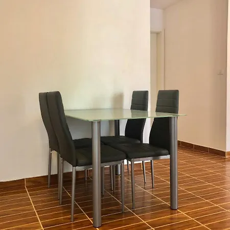 Skofije Apartma Dekani