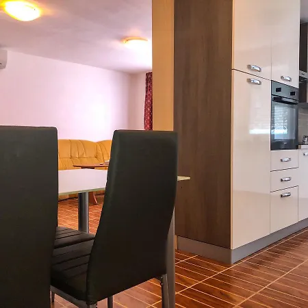 Apartma Skofije Dekani